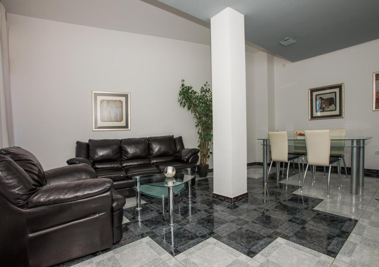 Apartments Marcela มาคาร์สกา ภายนอก รูปภาพ